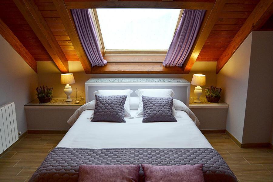 Alba D'Esteve. Casa Rural Espot Eksteriør billede