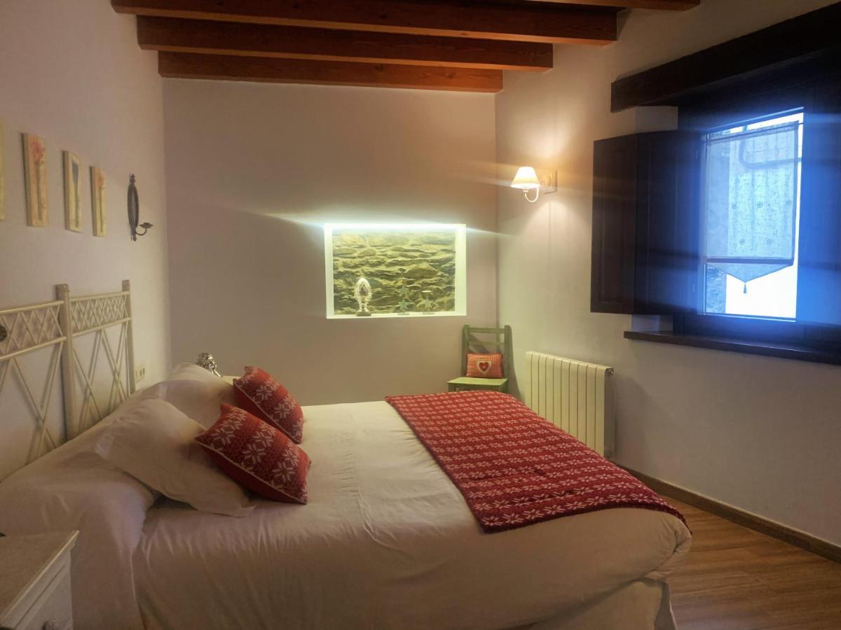 Alba D'Esteve. Casa Rural Espot Eksteriør billede